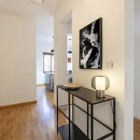 Hill - Art & - 4*
