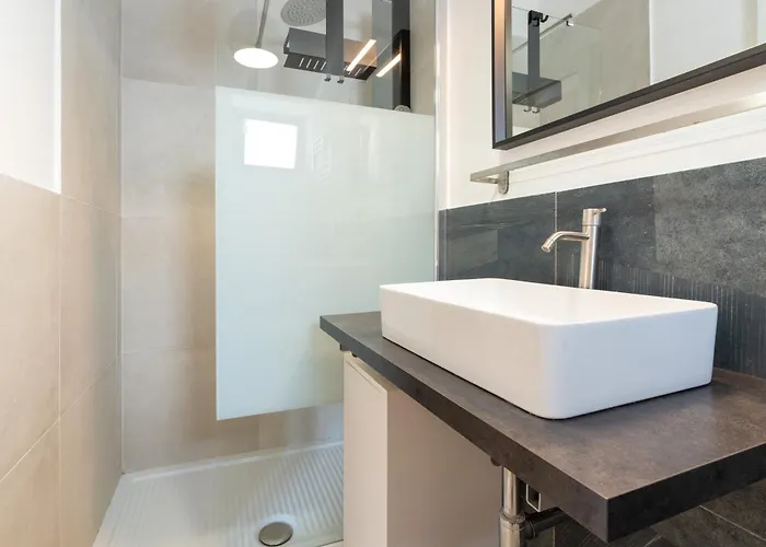 Hill - Art & - 4* Rome