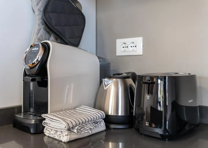 Hill - Art & - Couette-café