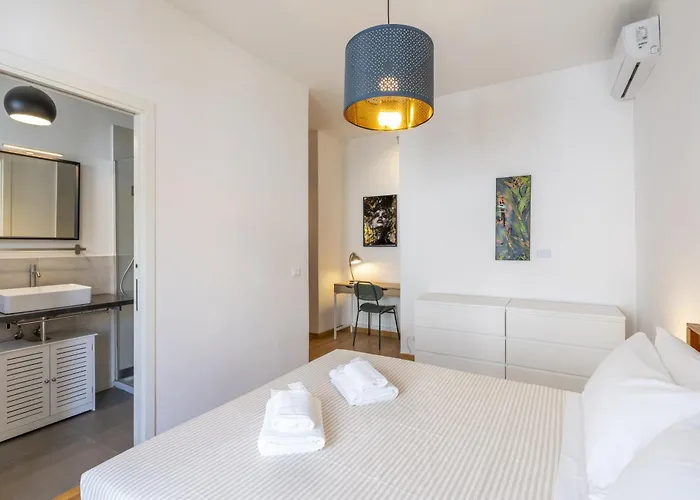 Hill - Art & - Couette-café 4*